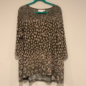 Women’s XL top, 3/4 sleeves, olive and tan